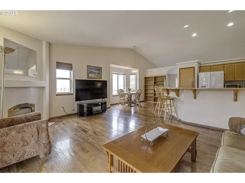 272 NE Lenox Street Hillsboro OR 97124
