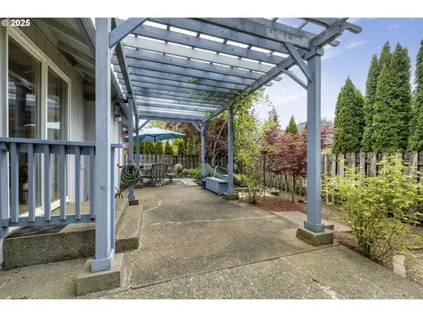 272 NE Lenox Street Hillsboro OR 97124