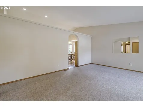 272 NE Lenox Street Hillsboro OR 97124