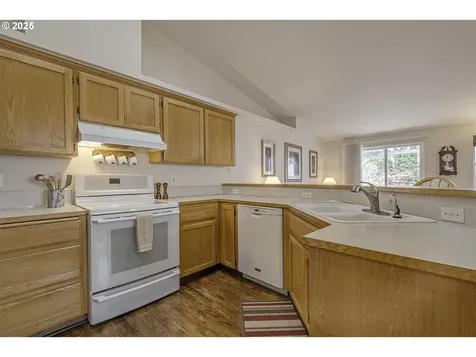 272 NE Lenox Street Hillsboro OR 97124