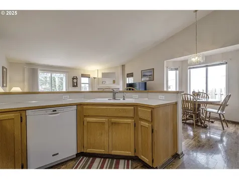 272 NE Lenox Street Hillsboro OR 97124