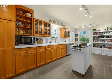 911 1st Avenue Seaside OR 97138