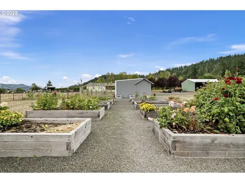 2265 Northside Road Sutherlin OR 97479