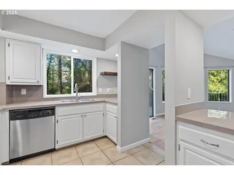 5915 SW Patton Road Portland OR 97221