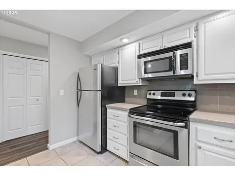 5915 SW Patton Road Portland OR 97221