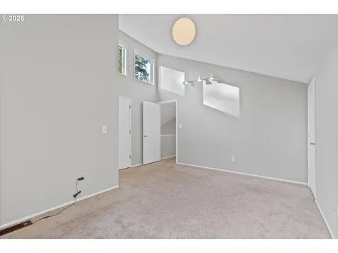 5915 SW Patton Road Portland OR 97221