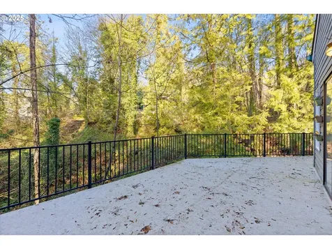 5915 SW Patton Road Portland OR 97221