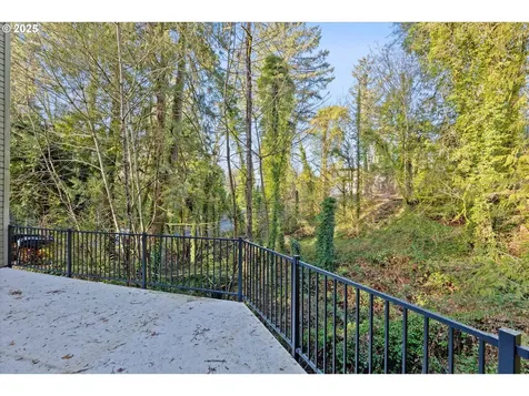 5915 SW Patton Road Portland OR 97221