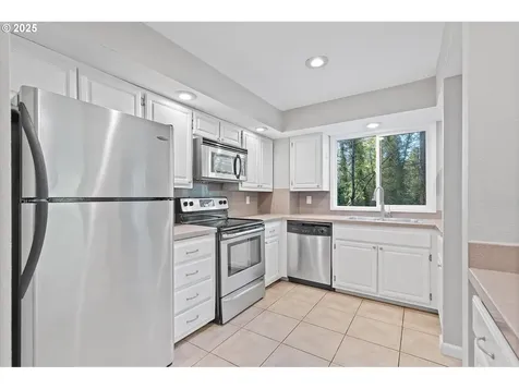 5915 SW Patton Road Portland OR 97221