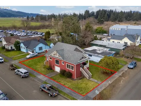 116 Cedar Avenue Tillamook OR 97141