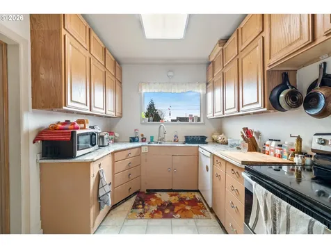 116 Cedar Avenue Tillamook OR 97141
