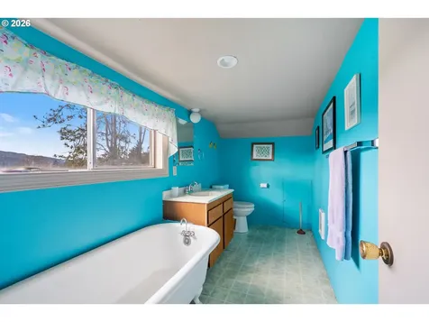 116 Cedar Avenue Tillamook OR 97141