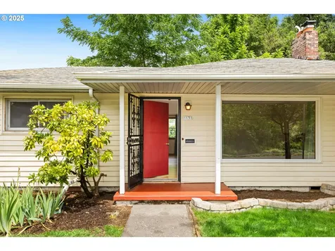 6631 SE Mitchell Court Portland OR 97206