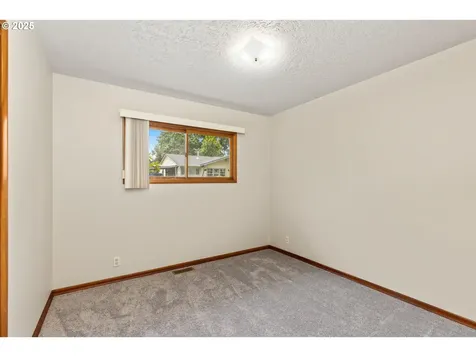 6631 SE Mitchell Court Portland OR 97206
