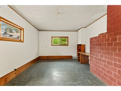6631 SE Mitchell Court Portland OR 97206