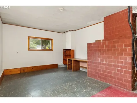 6631 SE Mitchell Court Portland OR 97206