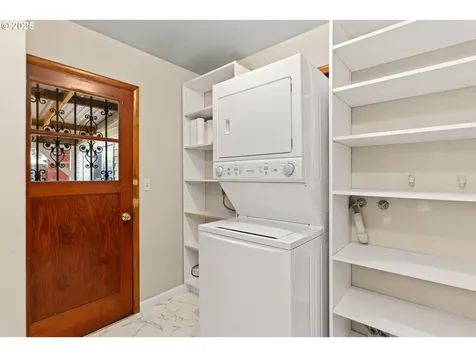 6631 SE Mitchell Court Portland OR 97206