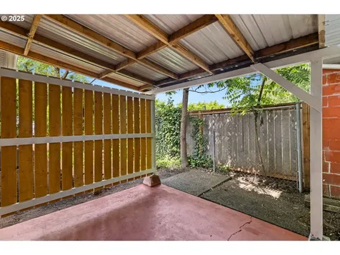 6631 SE Mitchell Court Portland OR 97206