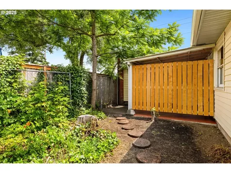 6631 SE Mitchell Court Portland OR 97206
