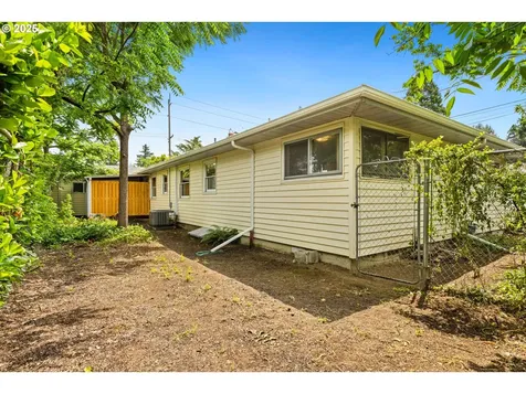6631 SE Mitchell Court Portland OR 97206