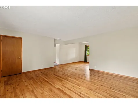 6631 SE Mitchell Court Portland OR 97206