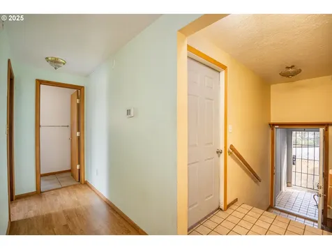 25 S 21st Street Cottage Grove OR 97424