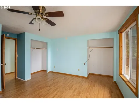 25 S 21st Street Cottage Grove OR 97424