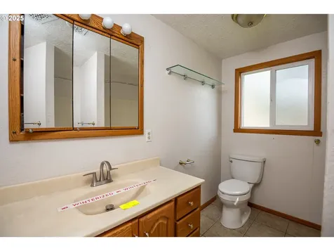 25 S 21st Street Cottage Grove OR 97424