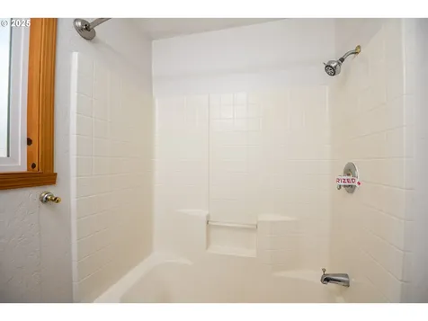 25 S 21st Street Cottage Grove OR 97424