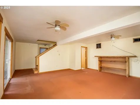 25 S 21st Street Cottage Grove OR 97424