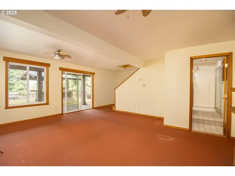 25 S 21st Street Cottage Grove OR 97424