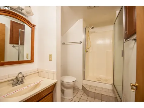 25 S 21st Street Cottage Grove OR 97424