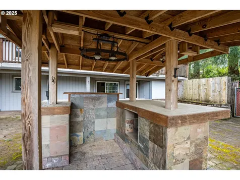 25 S 21st Street Cottage Grove OR 97424