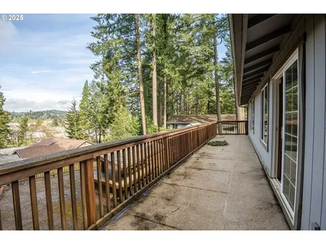 25 S 21st Street Cottage Grove OR 97424