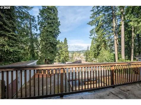25 S 21st Street Cottage Grove OR 97424