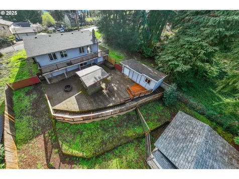 25 S 21st Street Cottage Grove OR 97424