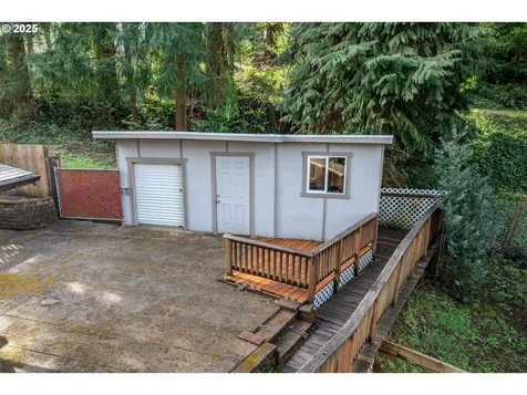 25 S 21st Street Cottage Grove OR 97424