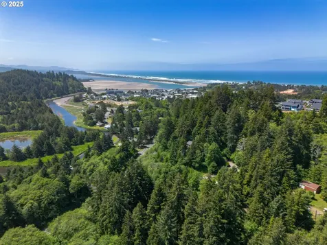 579 S Schooner Creek Road Lincoln City OR 97367