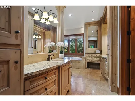 17980 S Hidden Lake Drive Oregon City OR 97045