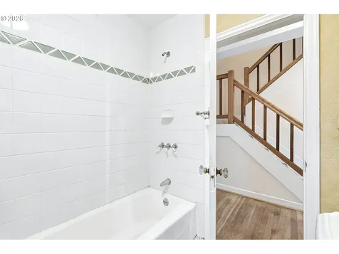 2832 NE 9th Avenue Portland OR 97212