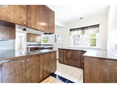 2832 NE 9th Avenue Portland OR 97212