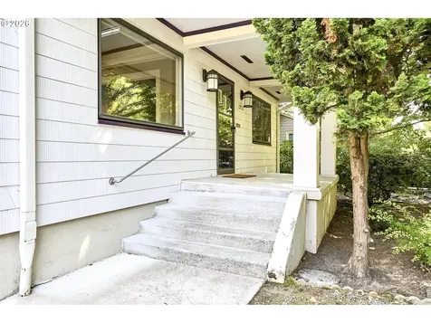 2832 NE 9th Avenue Portland OR 97212
