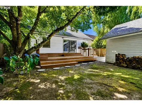 2832 NE 9th Avenue Portland OR 97212