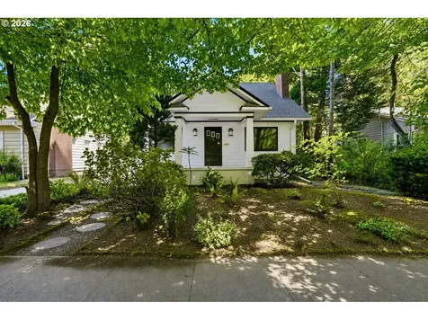 2832 NE 9th Avenue Portland OR 97212