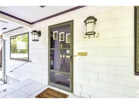 2832 NE 9th Avenue Portland OR 97212