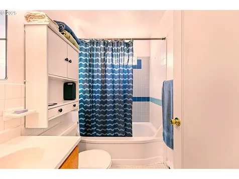 1890 W 18th Avenue Eugene OR 97402