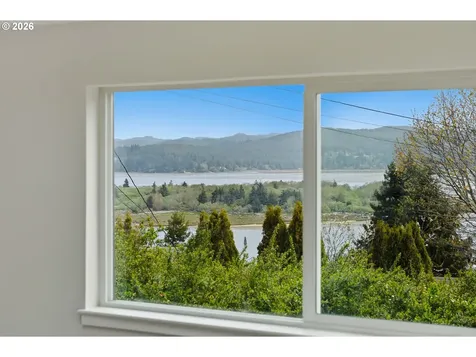 546 W Fir Avenue Coos Bay OR 97420