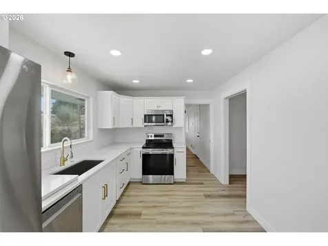 546 W Fir Avenue Coos Bay OR 97420
