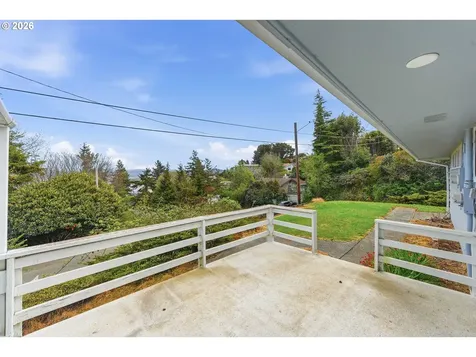 546 W Fir Avenue Coos Bay OR 97420