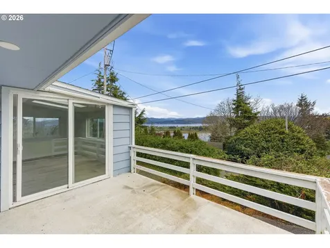 546 W Fir Avenue Coos Bay OR 97420
